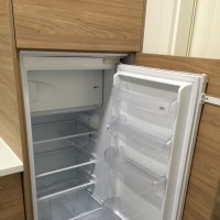 vestavná lednice-detail